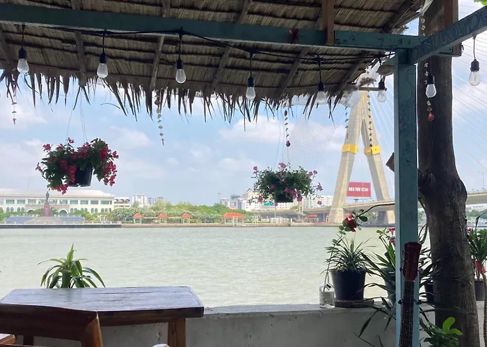 Guest house New Phiman Riverview