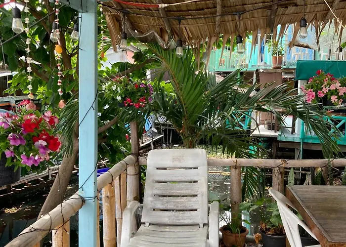 New Phiman Riverview Guest house