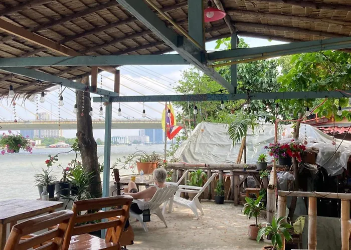 Guest house New Phiman Riverview
